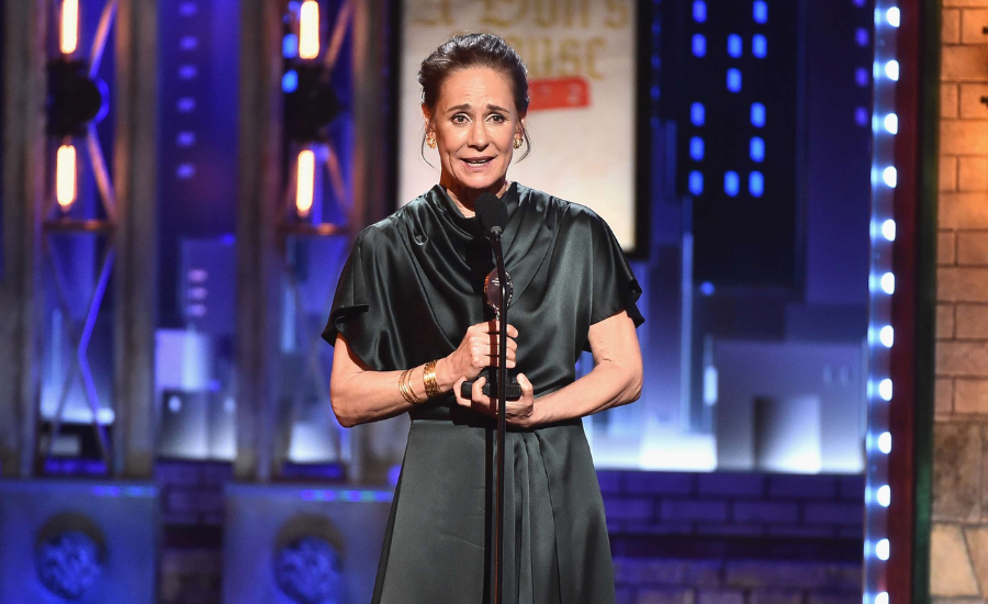 Laurie Metcalf Awards And Nominations