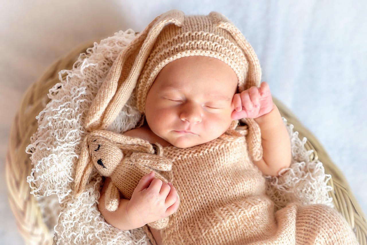 How to Choose the Right Baby Clothes for Each Season